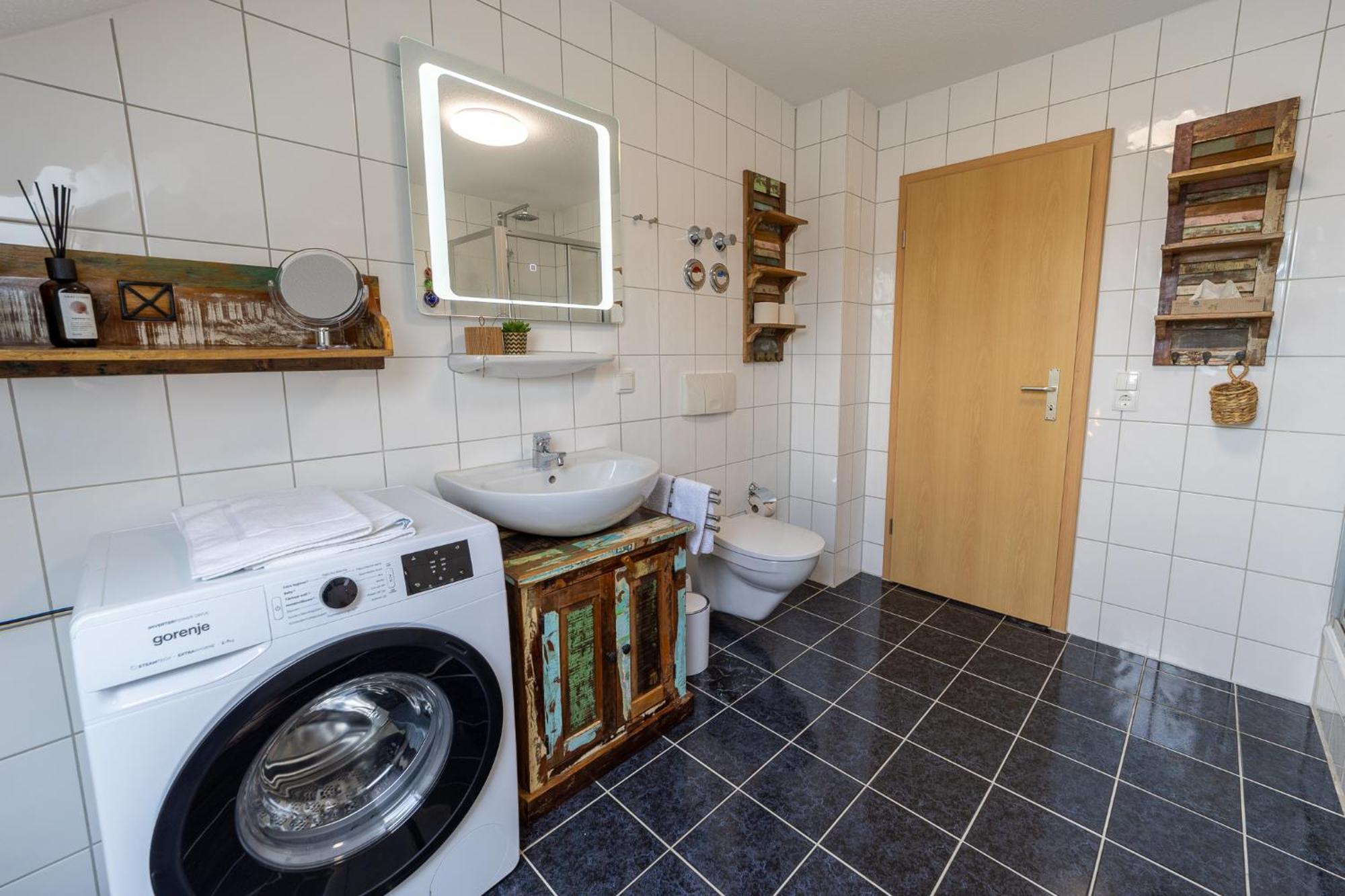 Schlossberg-Domizil Mit Weitblick - Arbeitsplatz, Balkon, Netflix, Badewanne & Yogamatte Chemnitz Extérieur photo